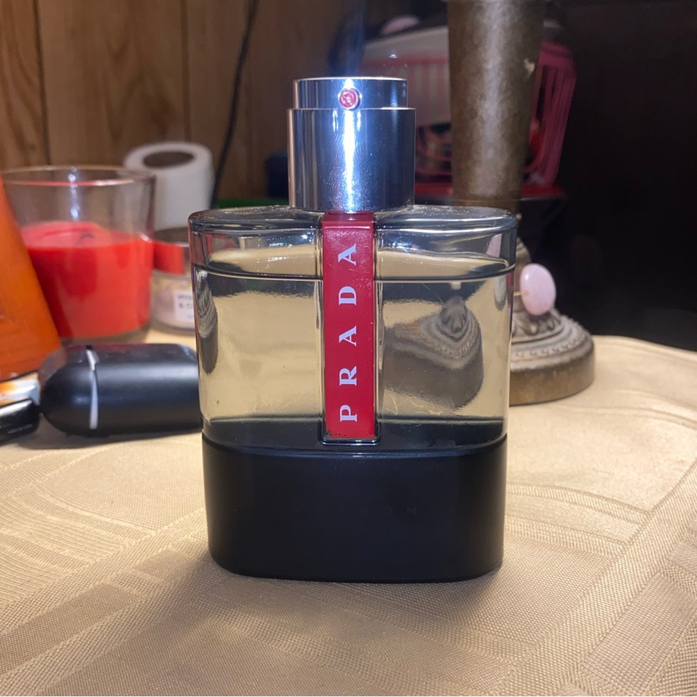 Prada Carbon Luna Rossa EDT 100ml/3.4oz 85% Full Spray | 100% Authentic Cologne